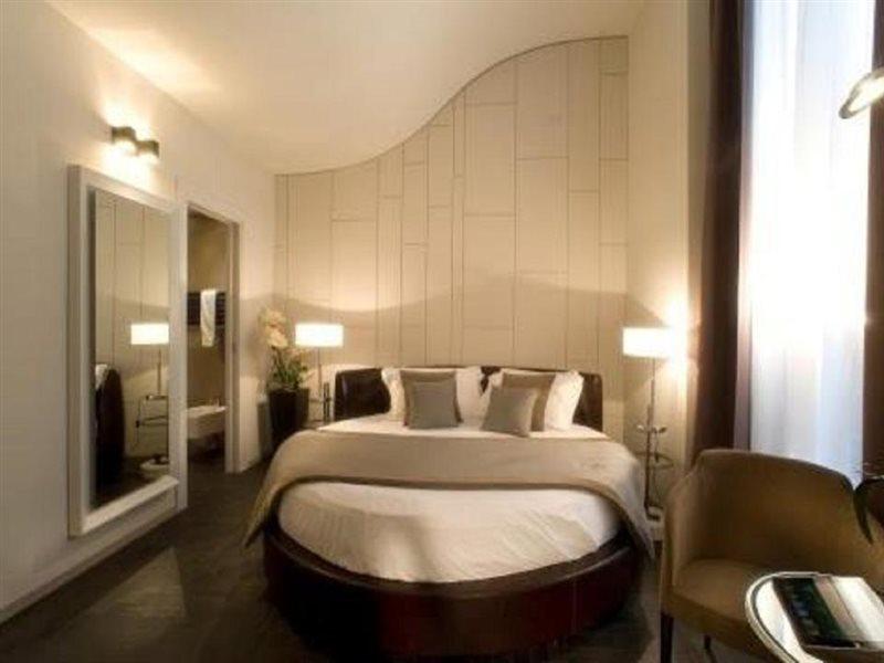 Piazza Del Gesu' Luxury Suites Рим Екстериор снимка