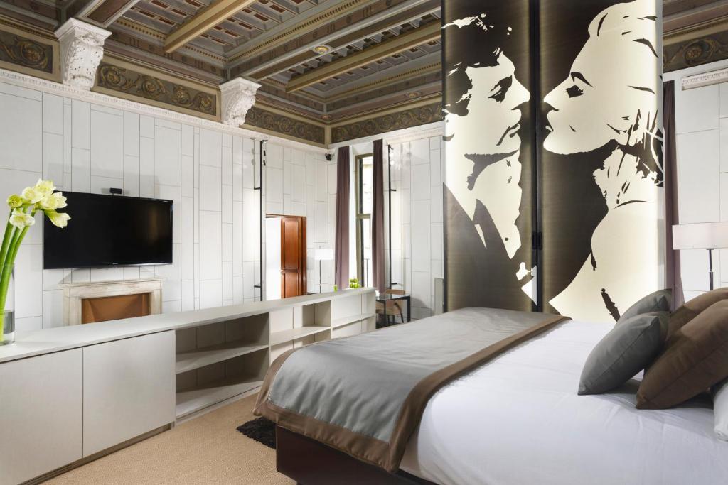 Piazza Del Gesu' Luxury Suites Рим Стая снимка