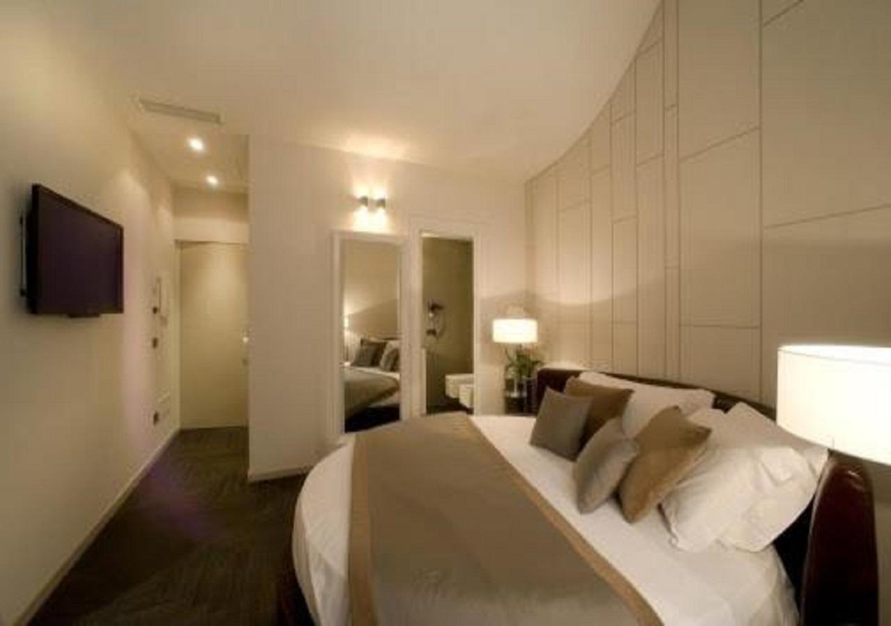 Piazza Del Gesu' Luxury Suites Рим Екстериор снимка