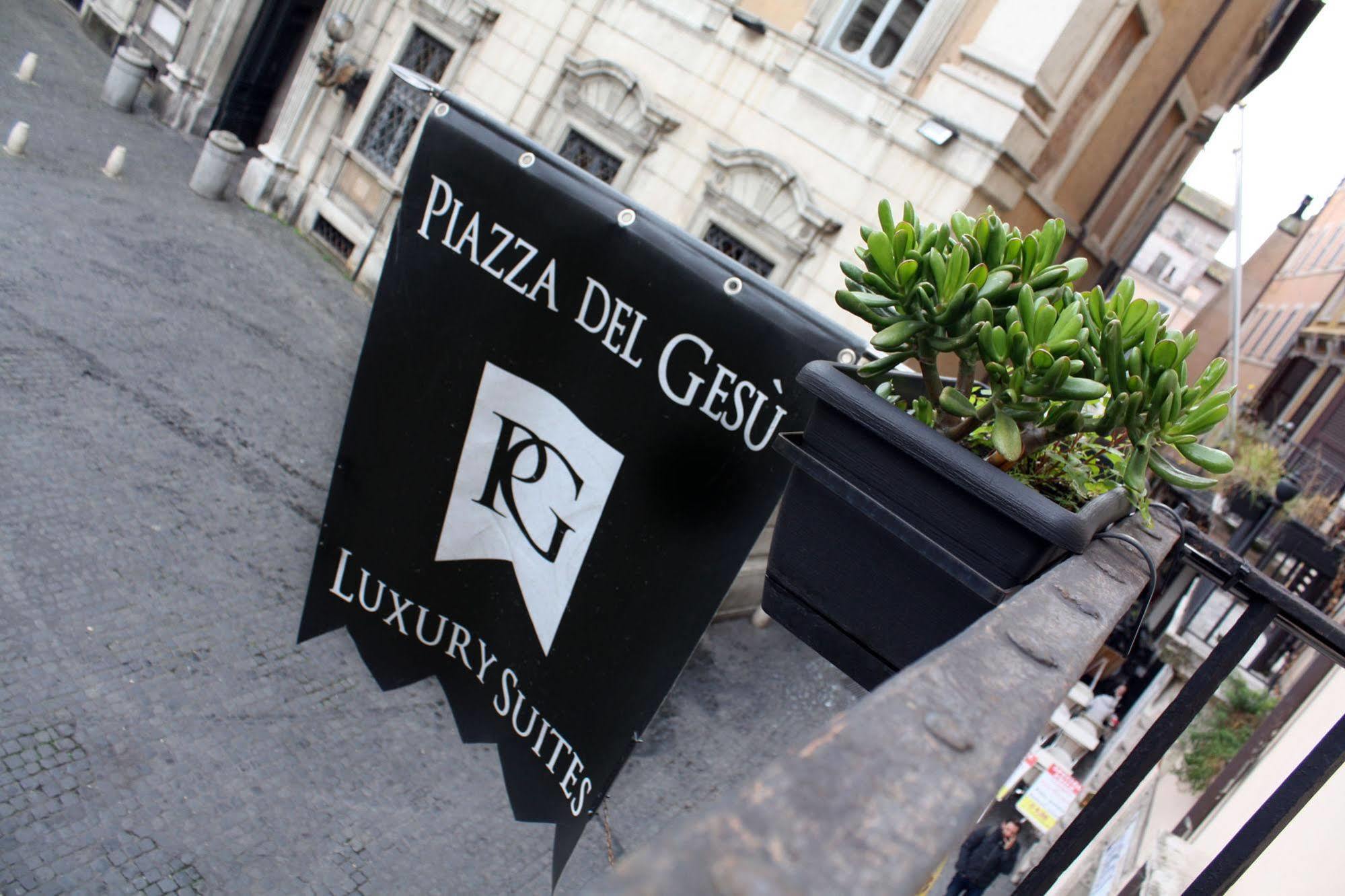Piazza Del Gesu' Luxury Suites Рим Екстериор снимка