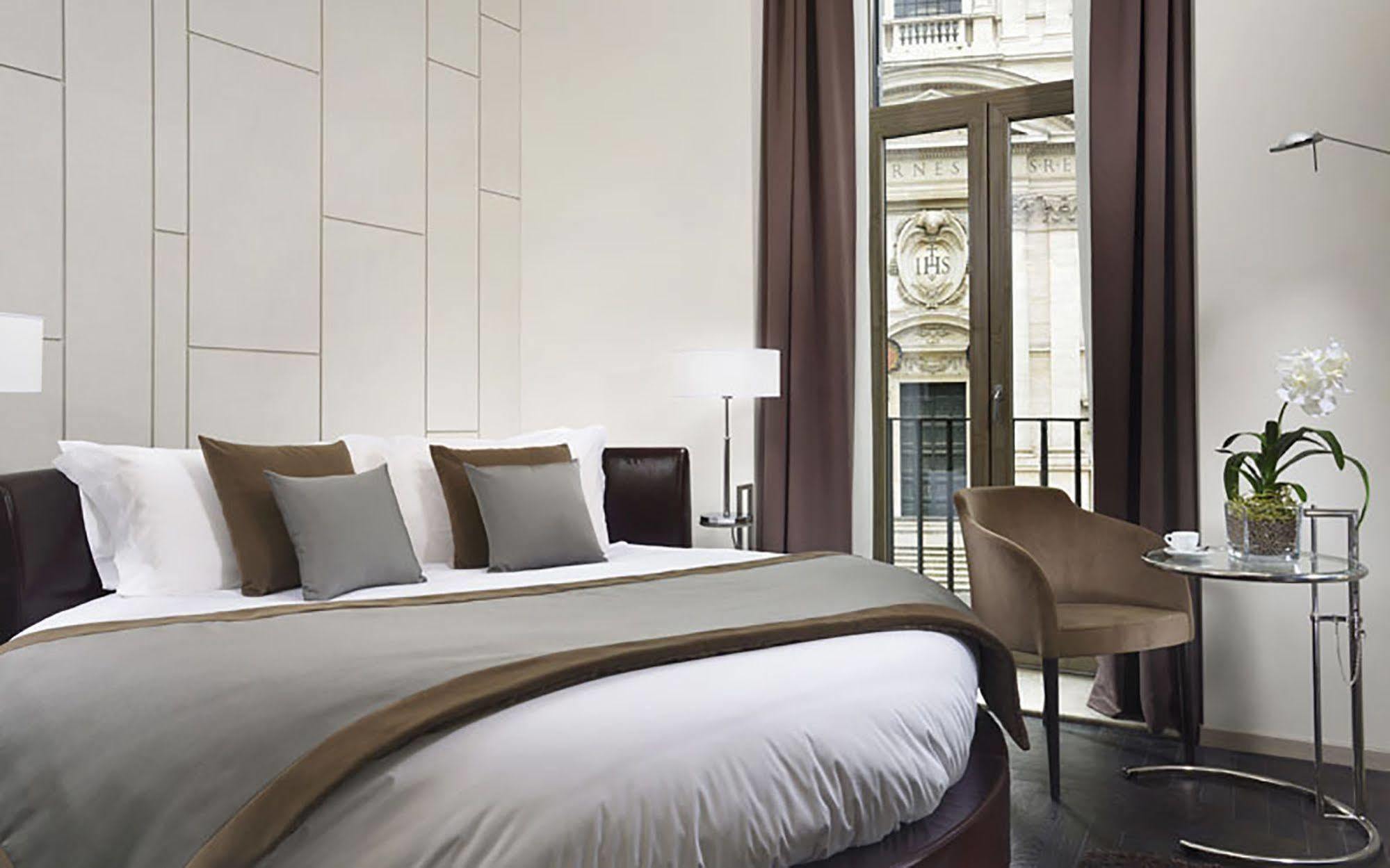 Piazza Del Gesu' Luxury Suites Рим Екстериор снимка